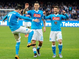 Hamšík (v strede) konkurenčný celok z Piemontu neposilní.