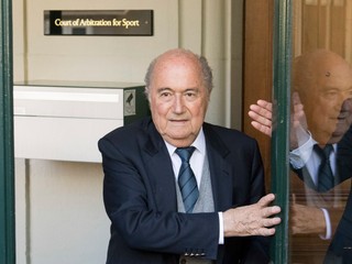 Blatter pôjde na MS do Ruska. Pozval ma Putin, pochválil sa