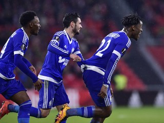 O triumfe Marseillčanov rozhodol Michy Batshuayi (vpravo).