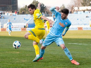 Marko Milinkovič (vpravo) si už dres Slovana Bratislava v novej sezóne neoblečie.