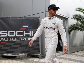 Lewis Hamilton sa od začiatku sezóny borí s technickými problémami. Cez víkend nemohol na VC Ruska zasiahnuť do záverečnej časti kvalifikácie.
