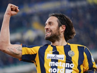 Luca Toni si naposledy obliekal dres Hellasu Verona.