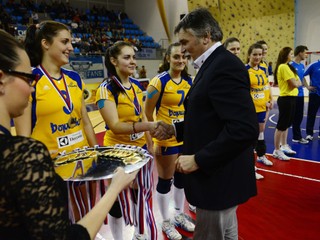 Abrhámová (prvá zľava) sa v roku 2014 z titulu tešila aj v drese bratislavského Doprastavu.