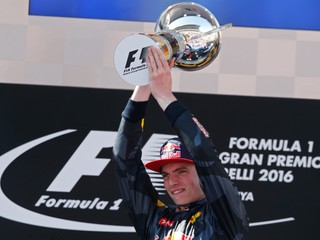 Začiatok úspešnej kariéry ovenčenej mnohými trofejami? Max Verstappen rozhodne má výborný jazdecký potenciál.