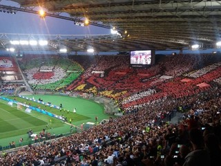 Na štadióne vládla skvelá atmosféra. Nie všetci tifosi však mávajú len dobré úmysly.