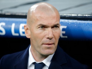 Zinedine Zidane je bývalou hráčskou hviezdou, dnes trénerom Realu. 