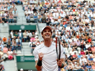 Murray postúpil suverénne do osemfinále na Roland Garros