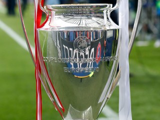 O túto trofej dnes večer zabojujú Real a Atlético - ušatá trofej Ligy majstrov.