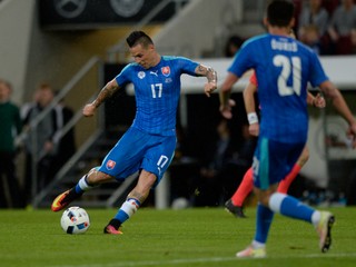 Marek Hamšík tesne pred svojím krásnym gólom do šibenice.