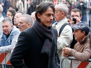 "Super Pippo" zasadne na lavičku Benátčanov.