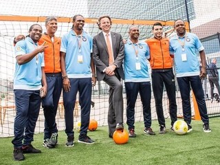 Legendy si zahrajú s diplomatmi z OSN.