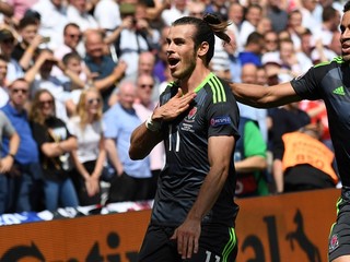Je oporou Walesu. Gareth Bale (vľavo) strelil na šampionáte už dva góly.