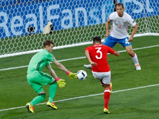 Wales zdolal Rusko presvedčivo 3:0, Rusi na šampionáte končia