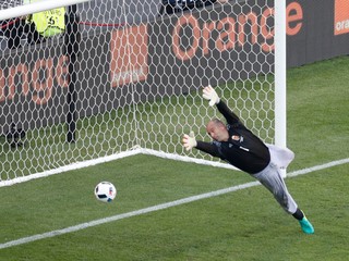 Slováci budú hrať v osemfinále s Nemeckom, Maďari vyhrali skupinu