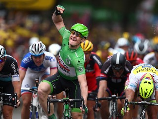Vlani sa André Greipel (v zelenom) tešil na Tour de France zo štyroch etapových prvenstiev.