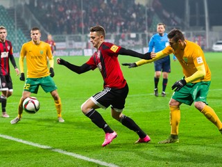 Vojtuš (v strede) bude pôsobiť v Poľsku.