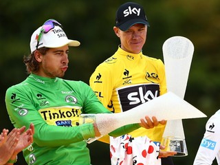 Je skvelý cyklista, ale aj výborný bavič. Peter Sagan (vľavo) sa pripravuje na Tour de France.