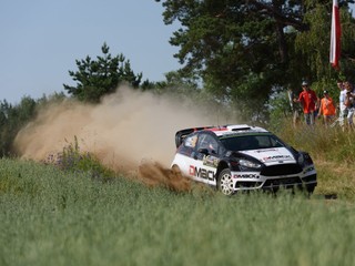 Po piatku na Rely Poľska senzačne vedie Estónec Tänak