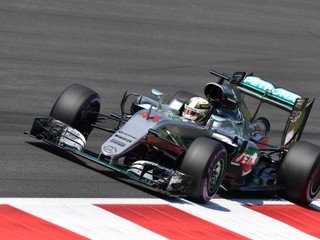 Lewis Hamilton v kvalifikácii Veľkej ceny Rakúska.