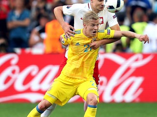 Zinčenko (v žltom) reprezentoval Ukrajinu aj na prebiehajúcom európskom šampionáte vo Francúzsku.