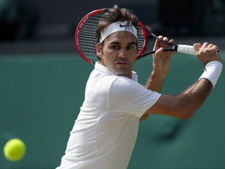 Roger Federer proti mladšiemu súperovu bod nezískal. Zachraňovať Švajčiarsko musela Benčičová.