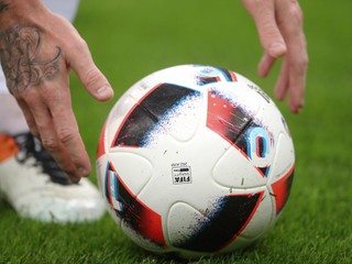 Unáhlené a nepododstatnené, vraví UEFA o predčasnom ukončovaní líg