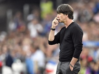Šéf nemeckého futbalu: Bol by som rád, keby Löw pokračoval