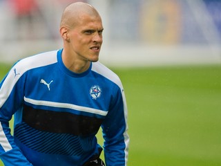 Martin Škrtel (na fotke) takmer deväť rokov patril k oporám FC Liverpool. Po príchode trénera Kloppa sa situácia zmenila.