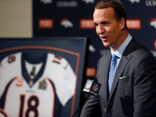 Historicky najúspešnejší nahrávač v zámorskej lige amerického futbalu (NFL) Peyton Manning.