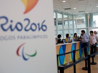 Na olympijský štadión sa dostal bez problémov. Ochrankári sa sústredia iba na vchody, vraví novinár.