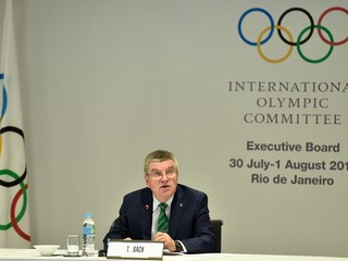Thomas Bach na tlačovej konferencii vyhlásil, že MOV konal správne.