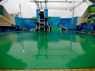 V olympijských bazénoch už nebude zelená voda. Organizátori ju vymenia