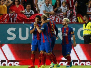 K Španielskemu superpoháru má bližšie Barcelona. V prvom zápase zdolala Sevillu