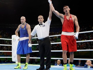 Víťazstvo ruského boxera vyvolalo nevôľu divákov.