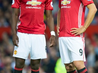 Nové hviezdne duo v drese Manchesteru. Pogba vľavo, vpravo Zlatan. 