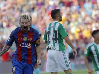 Barcelona strelila Betisu šesť gólov, hviezdami zápasu boli Suarez a Messi
