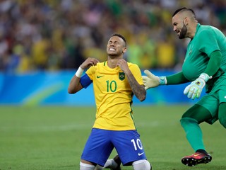 Útočník Neymar je novým brazílskym hrdinom.
