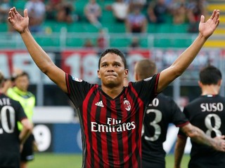 Carlos Bacca rozhodol o triumfe milánskeho AC.