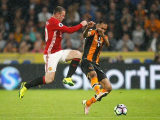 Manchester United porazil Hull gólom z 92. minúty.