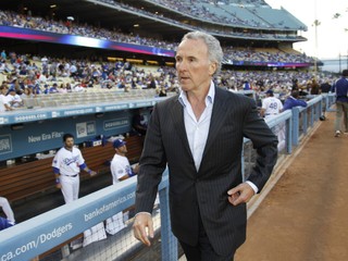 Americký podnikateľ Frank McCourt je aj majiteľov bejzbalového tímu  LA Dodgers.