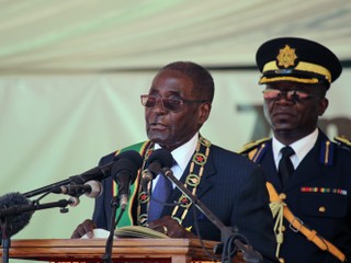 Robert Mugabe je autoritárskym prezidentom. Tento raz sa o tom presvedčili aj členovia olympijského tímu.