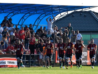 Futbalisti Trnavy počas zápasu v Borčiciach.