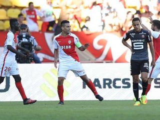 Radamel Falcao (druhý zľava) našiel v Monaku stratenú formu.