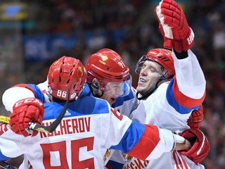 Ruskí hokejisti získali prvé body na Svetovom pohári.