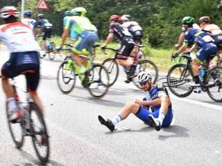 Spadol, poranil si hlavu. Boonen na Eneco Tour skončil