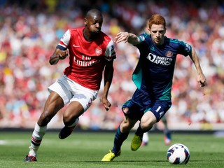 Abou Diaby (vľavo) mal veľký talent, jeho kariéru však zničili zranenia.