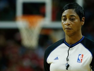 Kariéru končí rozhodkyňa, ktorá ako prvá žena pískala zápasy v NBA