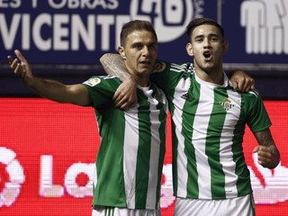 Červenú kartu súpera potrestal v nadstavenom čase. Betis zdolal Osasunu
