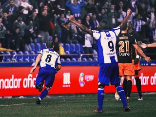 La Coruňa viedla po góle Emreho Colaka.