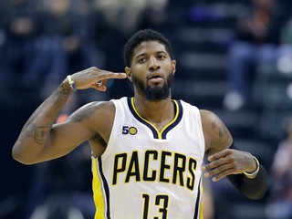 Paul George sa neukontroloval v sobotňajšom zápase proti Chicagu.